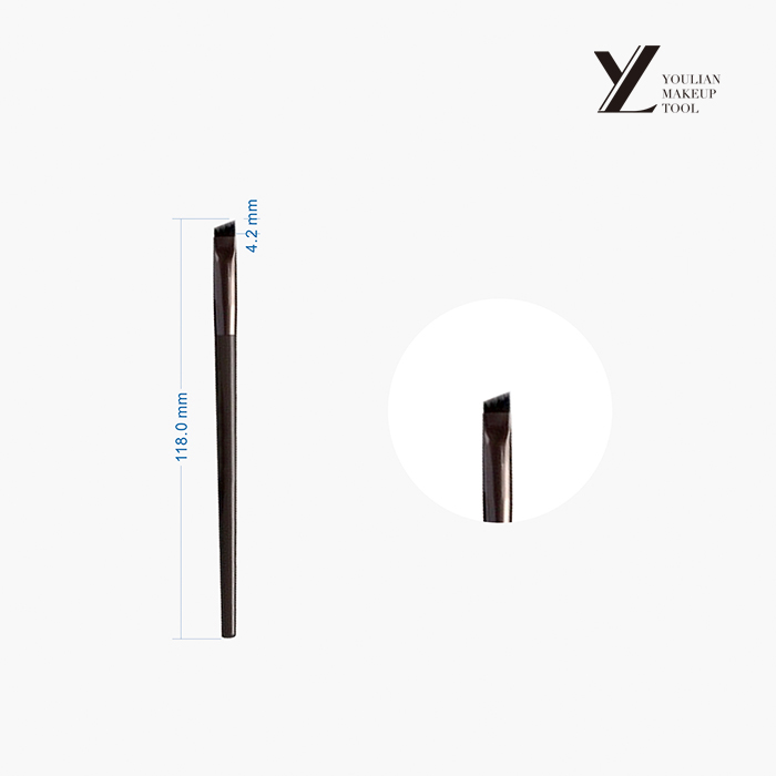 Hoe verbetert een wenkbrauwspoolie de resultaten van wenkbrauwverzorging en make-up?