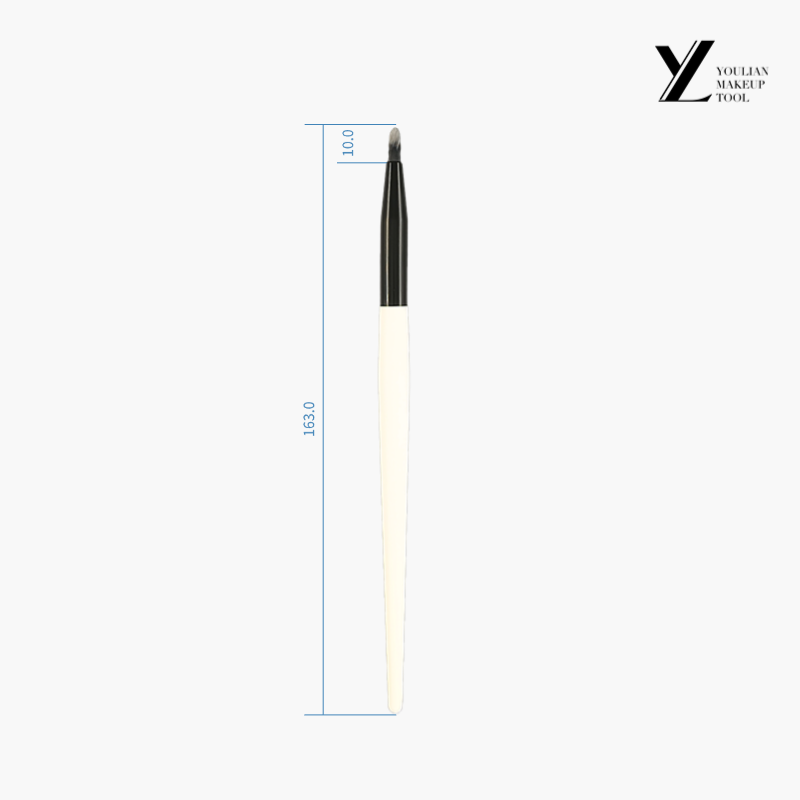 Potloodvormige concealer borstel